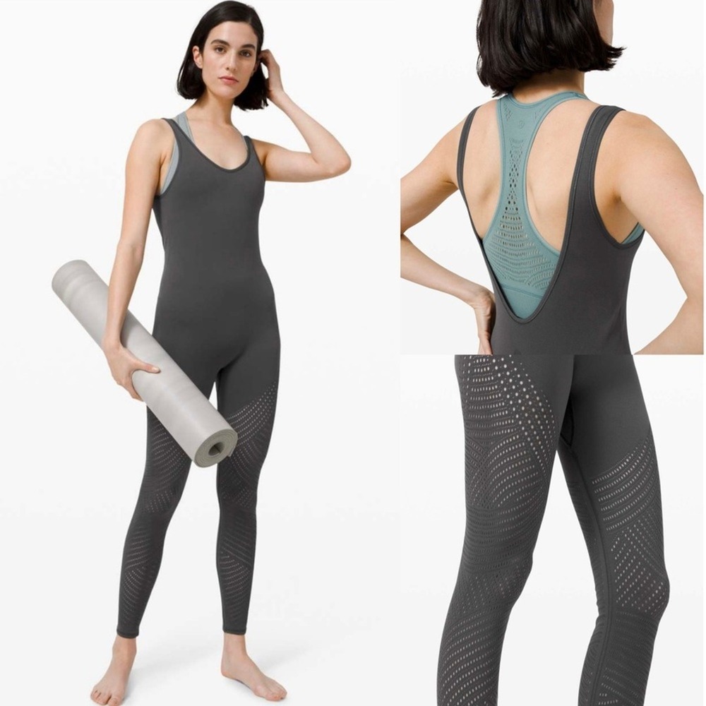 Lululemon Reveal Jumpsuit Digi Rain Lasercut Leg Graphite Grey Size‎ 4 Yoga Gym